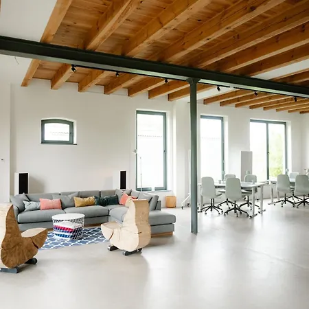 Gut Zahren Апартаменты