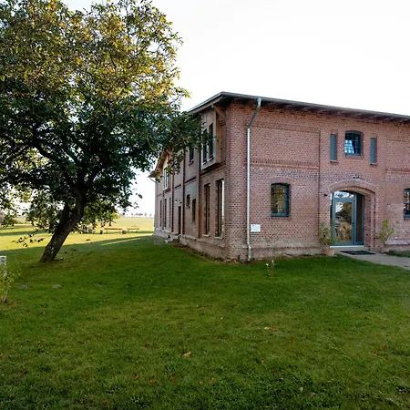 Gut Zahren Апартаменты