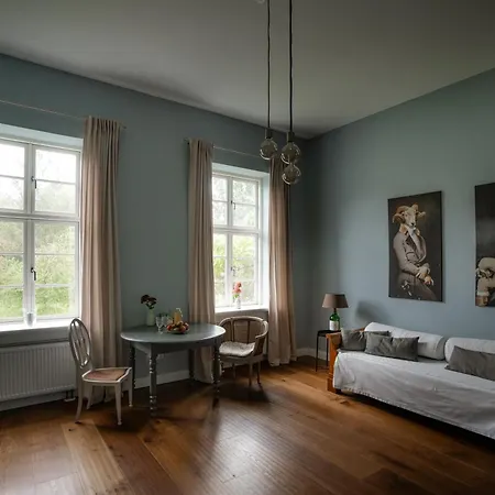 Gut Zahren Apartmán *